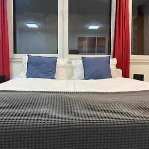 Lux Near Frankfurt! Apartment