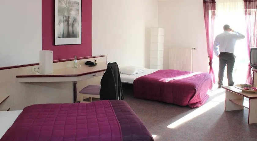 Halbersbacher Airport Hotel Frankfurt Mörfelden-Walldorf 3*,